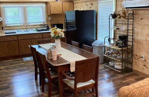 Sunset House | Charming 4-bedroom farmhouse w/WiFi, AC in lovely Eastatoee Valley, Sunset, SC.