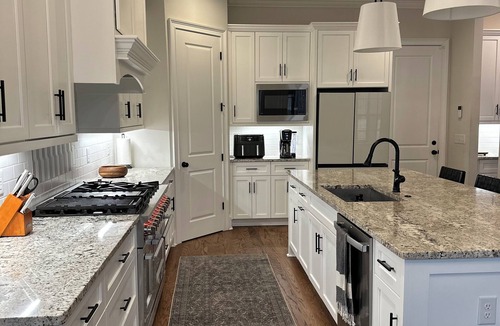 Evans House | Charming 4-bedroom Masters Rental house in River Oaks in quaint Evans