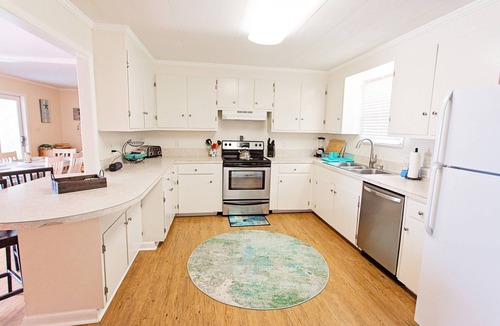 Kure Beach Cottage | Charming Beach Cottage, Less than 1 Block to Beach, Kure Pier + Food, Dog Friendly