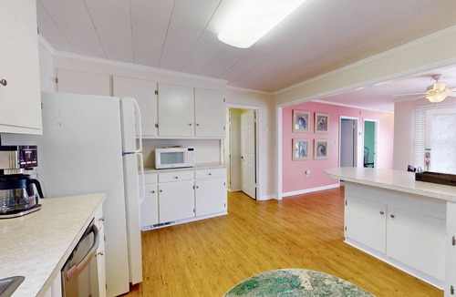 Kure Beach Cottage | Charming Beach Cottage, Less than 1 Block to Beach, Kure Pier + Food, Dog Friendly
