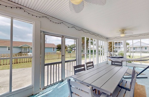 Kure Beach Cottage | Charming Beach Cottage, Less than 1 Block to Beach, Kure Pier + Food, Dog Friendly
