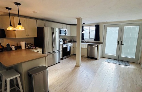 Scituate House | Charming Beachfront Near Downtown Scituate