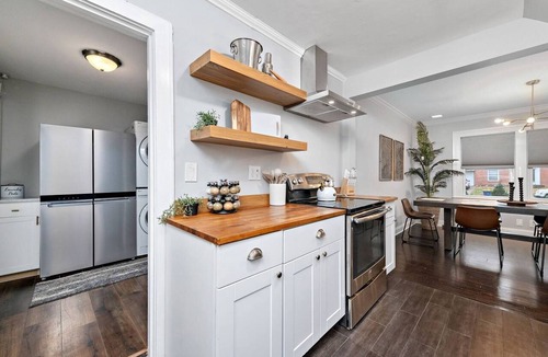 Fairway House | Charming Cape Cod w/fenced yard, dog-friendly