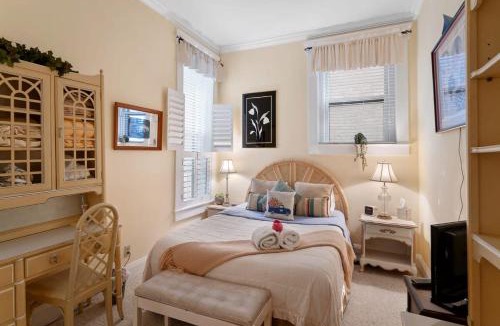 Old Louisville House | Charming Churchill Downs Cottage-Family Friendly