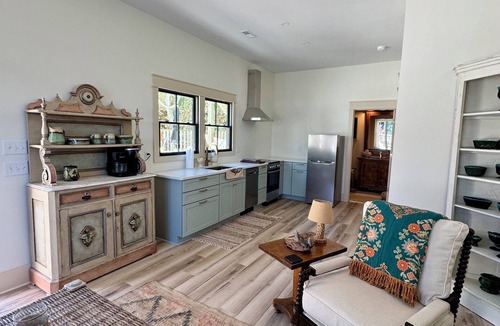 Salter Path Cottage | Charming Coastal 1 bedroom Cottage with Pool, Hottub, and Steps to the Beach