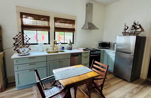 Salter Path Cottage | Charming Coastal 1 bedroom Cottage with Pool, Hottub, and Steps to the Beach