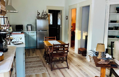 Salter Path Cottage | Charming Coastal 1 bedroom Cottage with Pool, Hottub, and Steps to the Beach