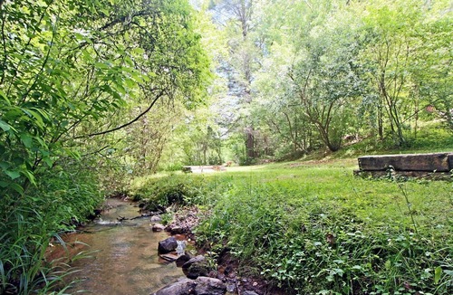 Copperhill RV Rental | Charming Copperhill Accommodation Ideal for Glamping in Tennessee