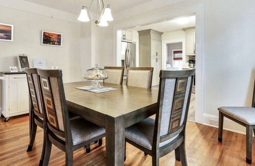 Travelers Rest House | Charming Cottage w/Huge Deck - Perfect for Families/Couples!