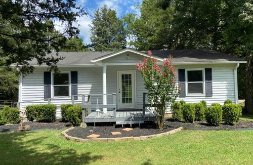 Murfreesboro House | Charming Country Cottage