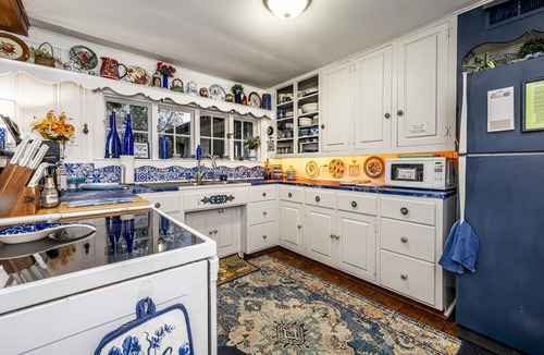 Gnaw Bone House | Charming country manor, dog friendly, wireless internet service