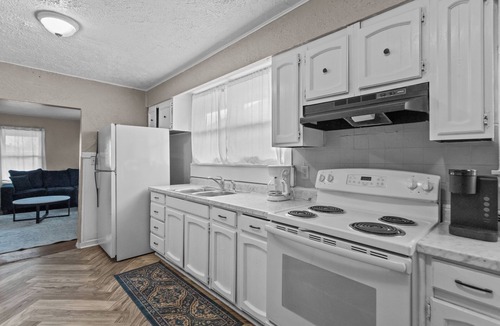 Kokomo House | Charming, cozy 3 bed bungalow