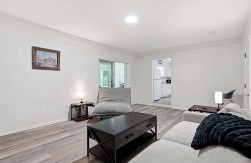 Lawrence House | Charming Cozy Hideaway | Fireplace & Gameroom
