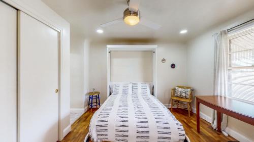 Twin Falls Apartment | Charming Downtown Bungalow - King Bed, Office
