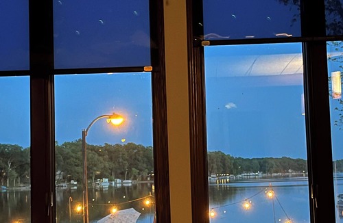 Mill Creek Cottage | CHARMING & ECLECTIC LAKEFRONT COTTAGE- Kayak.Grill.Fish.Bonfire.Bike #Lakelife