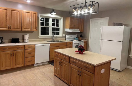 Mount Jackson House | Charming FarmHouse with animal meet&greet