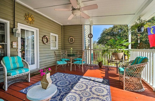 Wilmington House | Charming French Chateau with Deck Near Beach!