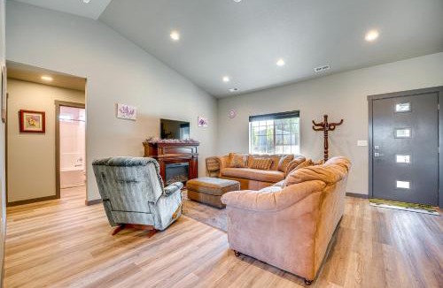 Moses Lake House | Charming Home ~ Half-Mi to Potholes State Park
