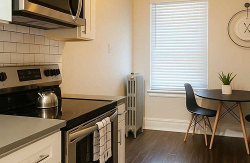 Hyde Park Apartment | Charming Hyde Park 1BR | Fully Furnished & Ready