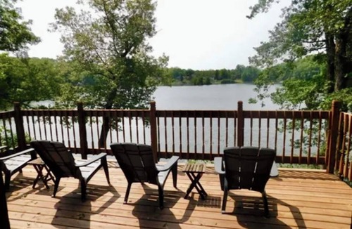 Syracuse Cottage | Charming lakefront cottage,private lake & dock, perfect secluded getaway