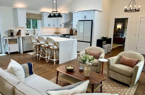 Hampton Bays Cottage | Charming Modern Cottage by the Bay and Beach - 3 bedroom/2 baths - Hampton Bays