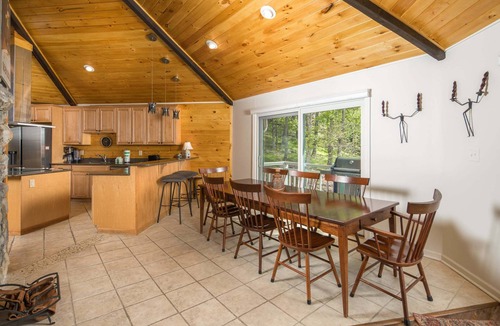 Seven Devils Cabin | Charming Mountain Home with a View