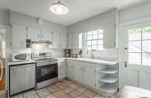 North Chattanooga House | Charming N. Chatt 3BR/1BA house w/private yard!