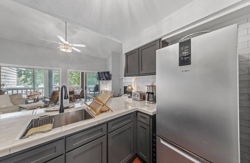 Mount Mourne Condo | "Charming Penthouse with Quaint Cove & Pool Views at Lake Norman!"