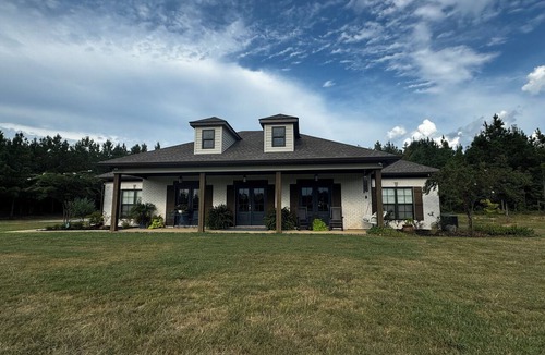 Cottondale House | Charming Rental Property with Dual Master Suites - 10 Minutes from UA Campus!