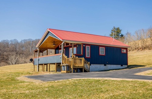 Draper House | Charming riverside with stunning views, cozy interiors, full amenities, and spacious decks.