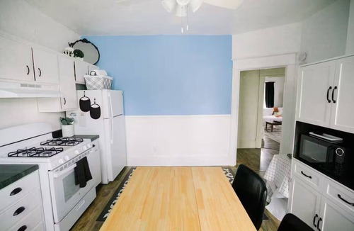 Roanoke House | Charming Roanoke House