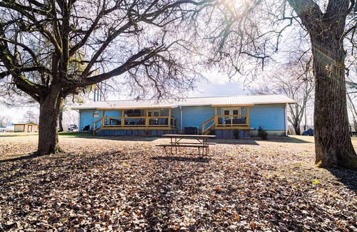 Dandridge House | Charming & Rustic 4-bedroom Home with Hot Tub, Golf Cart, and large yard!