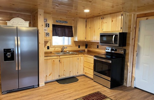 Lejunior Cabin | Charming secluded 2BR Cabin with hot tub and a view.