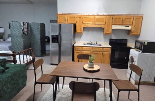 Berea Apartment | Charming studio in fabulous Berea near Pinnacles, Berea College, Hospital & I-75