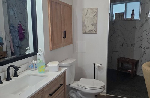 Dover House | Charming studio in peaceful Dover with AC, WiFi, pool, hot tub