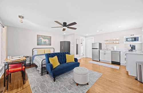 Bonnycastle Apartment | Charming Studio Stay in Vibrant Highlands Area