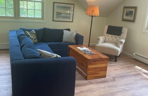 St. Albans Apartment | Charming studio with WiFi and AC in gorgeous St. Albans
