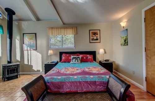 Mendocino House | Charming Studio with WiFi - Walking Distance to Caspar Beach