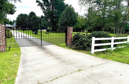 Parkton House | Charming tiny house right off 95; rural paradise next to equestrian center