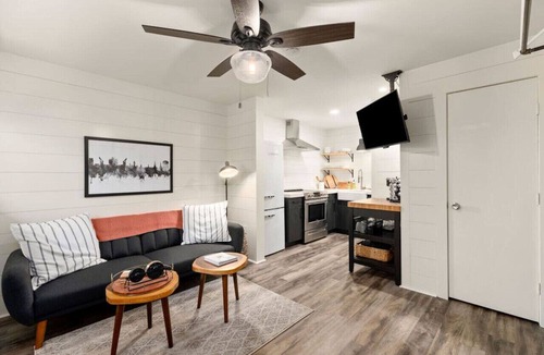 Auburn Apartment | Charming Walkable Studio – Steps to Auburn & Stadium