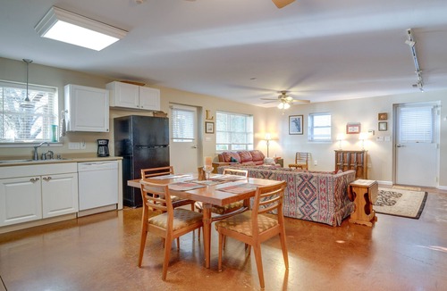 Centre Apartment | Charming Weiss Lake Apartment w/Boat Slip!