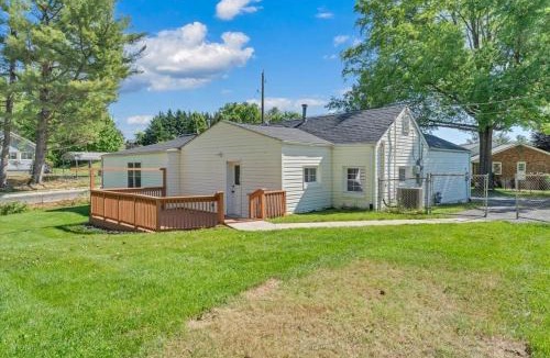 Daleville House | Charming Whole House In The Heart of Daleville