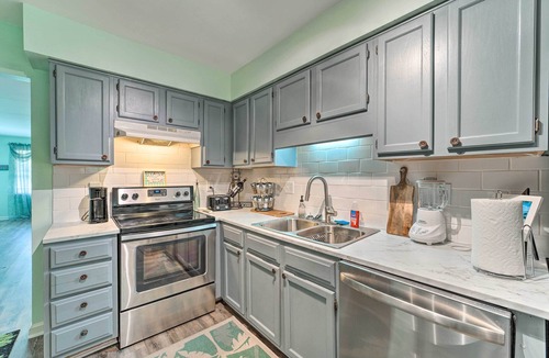Silver Lake House | Charming Wilmington Home w/Screened-In Porch