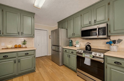 Dahlonega House | Charming Wine Country Retreat near Dahlonega Fire Pit, Home Gym, Game Room.