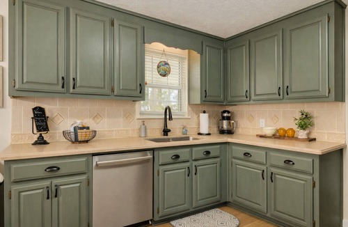 Dahlonega House | Charming Wine Country Retreat near Dahlonega Fire Pit, Home Gym, Game Room.