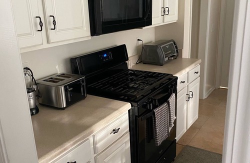 Canton House | Cheerful 4-bedroom in residential neighborhood free parking