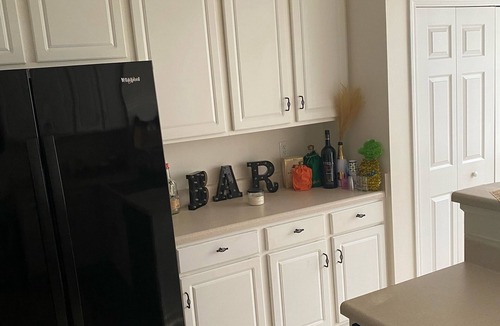 Canton House | Cheerful 4-bedroom in residential neighborhood free parking