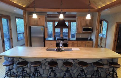 Custer House | Cherry on top lodge