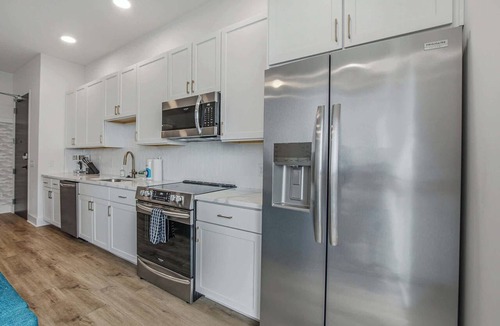 East Nashville Condo | Chic condo in heart of East Nashville with WD & central AC - walk everywhere