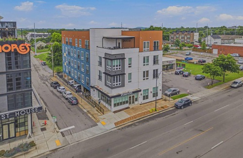 East Nashville Condo | Chic condo in heart of East Nashville with WD & central AC - walk everywhere